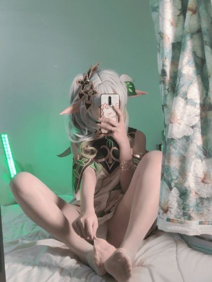 客厅乱h亲女受孕