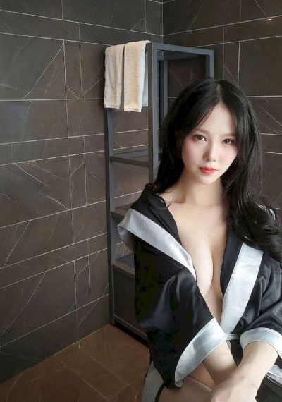 少妇荡乳情欲办公室麻豆av
